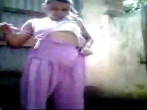 Joven india tiene es ...