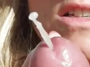 ¡La empleada sexy Ki ...